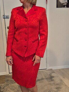 ESCADA COUTURE suit size 36(euro)